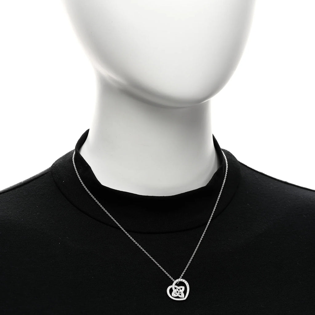 Louis Vuitton Silver Heart Necklace Short Description: