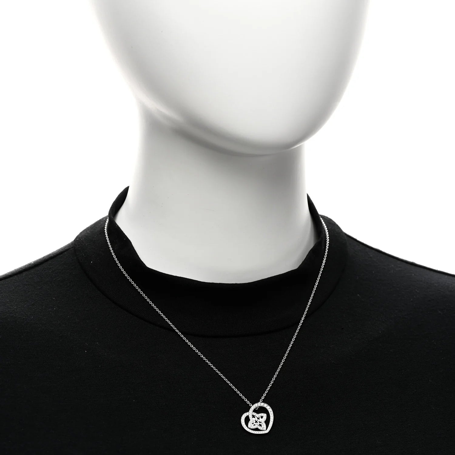 Louis Vuitton Silver Heart Necklace Short Description: